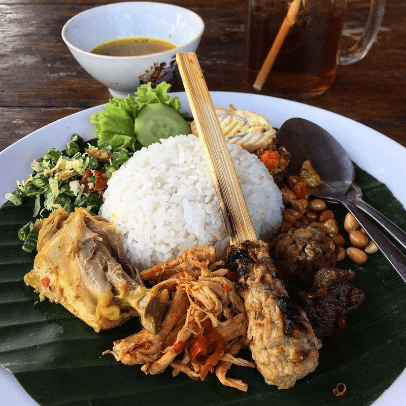 cơm gà nasi ayam kedewatan bali