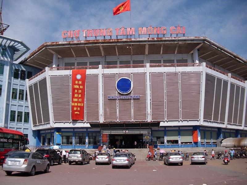 Ghé chợ trung tâm Móng Cái 