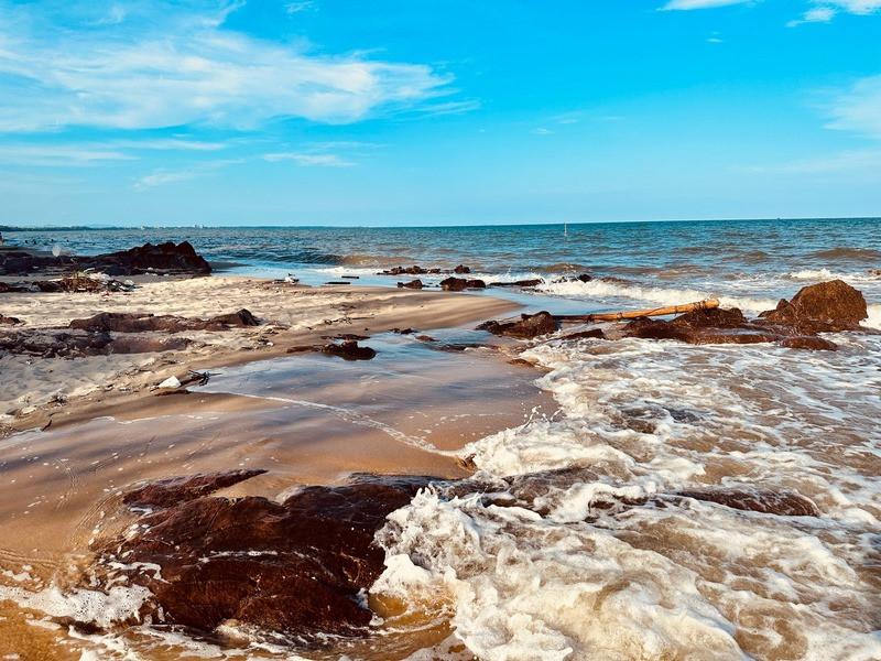 Tham quan bãi Đá Đen Trà Cổ 