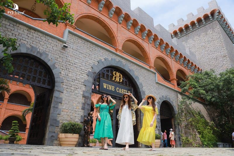 Khám phá lâu đài rượu vang RD Mũi Né