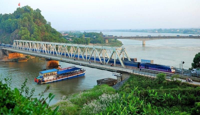 Chiêm ngưỡng vẻ đẹp cầu Hàm Rồng Thanh Hóa