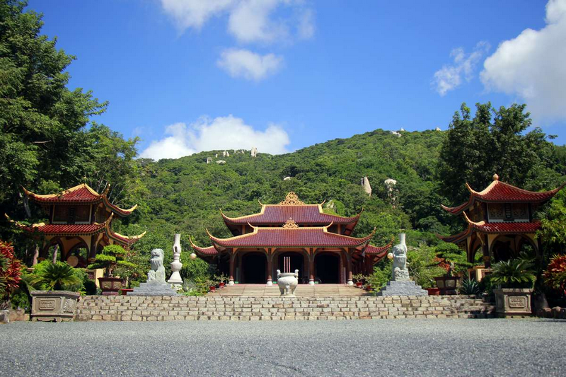 thiền viện trúc lâm chân nguyên