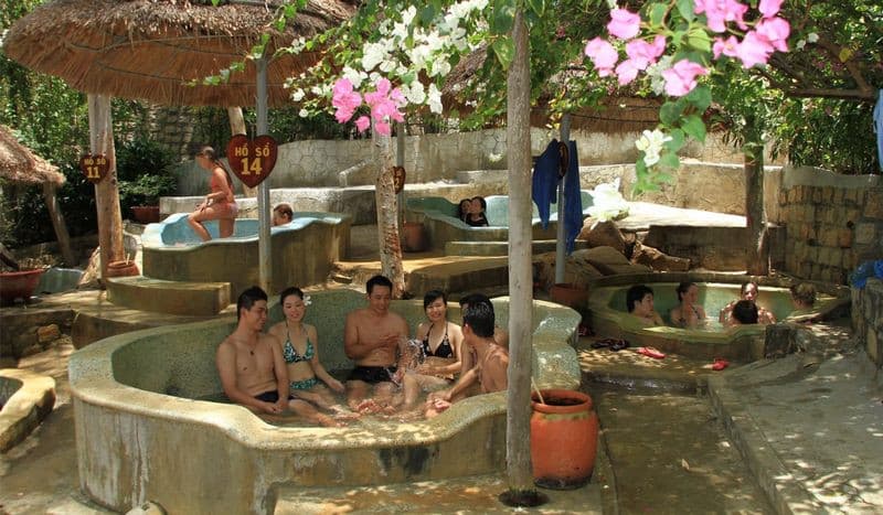 Suối nước nóng Tháp Bà Nha Trang