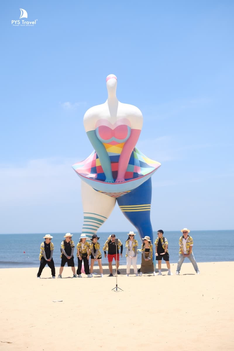Bikini Beach Phan Thiết với bãi biển sạch và hồ bơi
