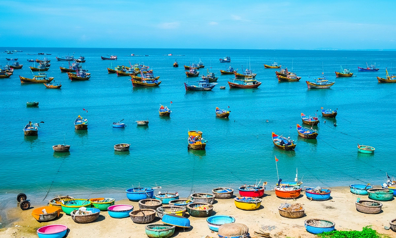Làng Chài Mũi Né với tàu thuyền đánh cá