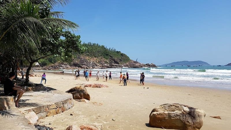 tắm biển bãi bàu