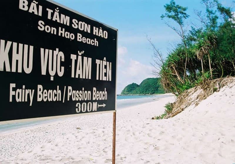 Bãi tắm Sơn Hào Quan Lạn