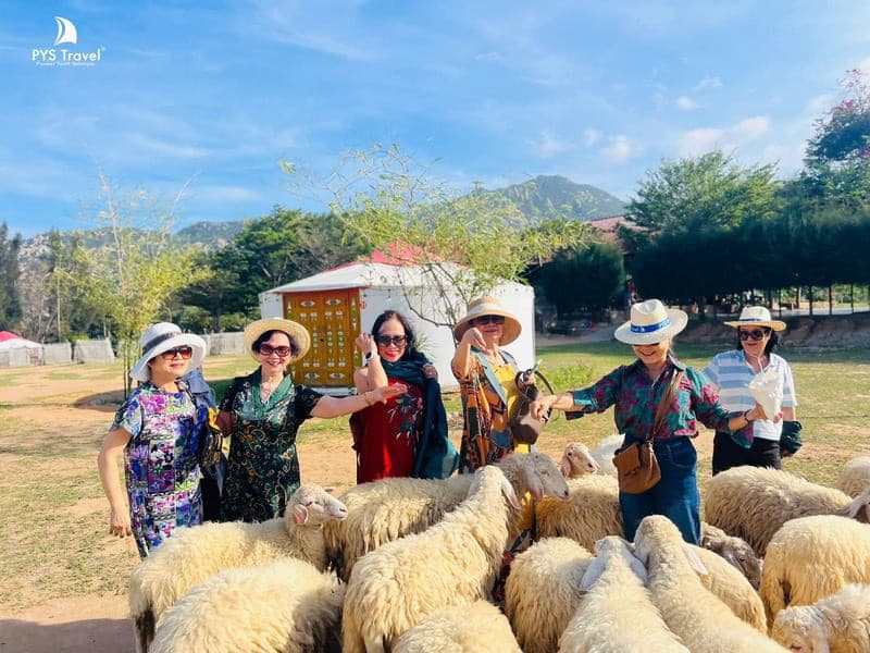Du khách check in tại Phan Rang