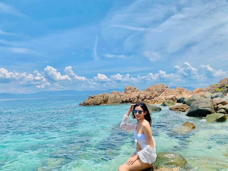 Bãi Cây Me đảo Bình Hưng