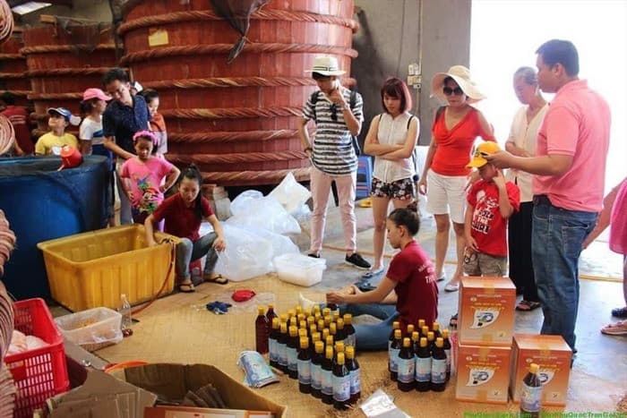 Tham quan Nhà thùng nước mắm Phú Quốc