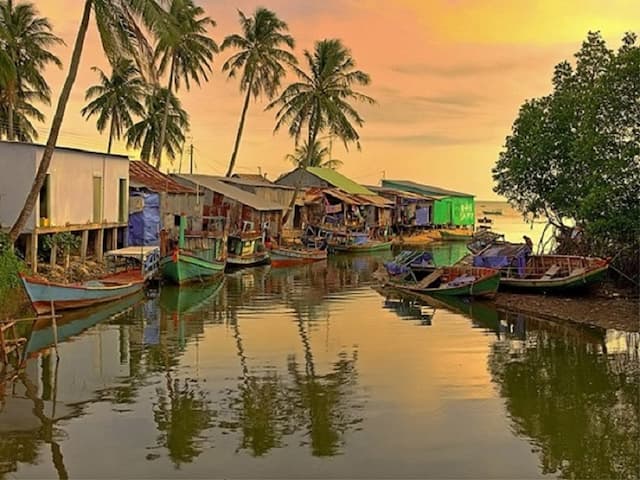 Làng chài Hàm Ninh Phú Quốc - Viên ngọc yên bình & ẩm thực biển đặc sắc