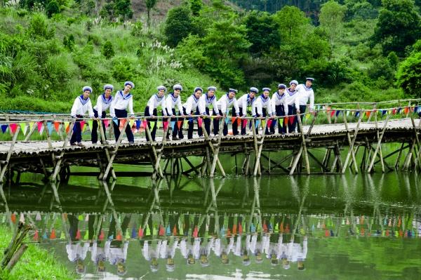 Tour du lịch Hà Nội - Bản Xôi 1 ngày