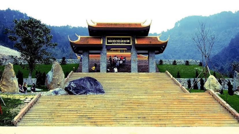 PYS Travel tổ chức lễ cầu an đầu năm 2018 tại thiền viện Trúc Lâm An Tâm