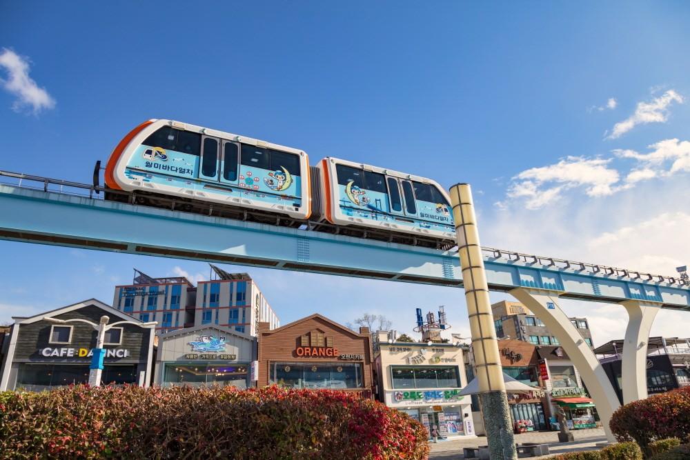 Haeundae Blues line train