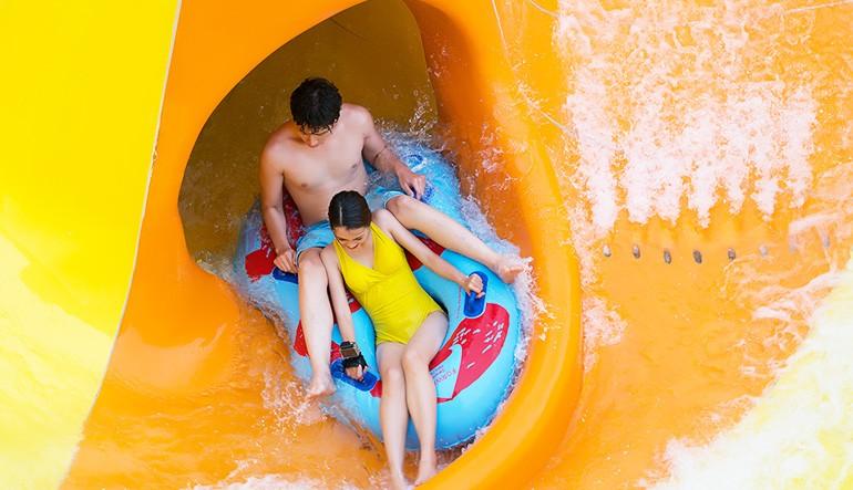 Tour Hà Nội Hạ Long 2 ngày 1 đêm: Trải nghiệm Typhoon Water Park