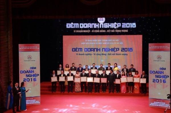 PYS Travel nhận giải thưởng "Doanh nghiệp tiêu biểu Hà Nội vàng 2016"